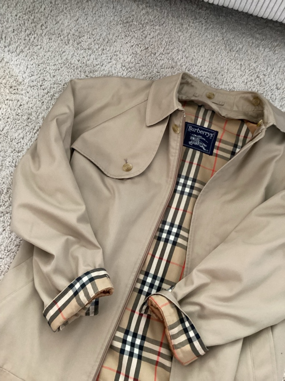Burberry Men’s Tan Trench Jacket with Signature Check Lining - Picture 3 of 7